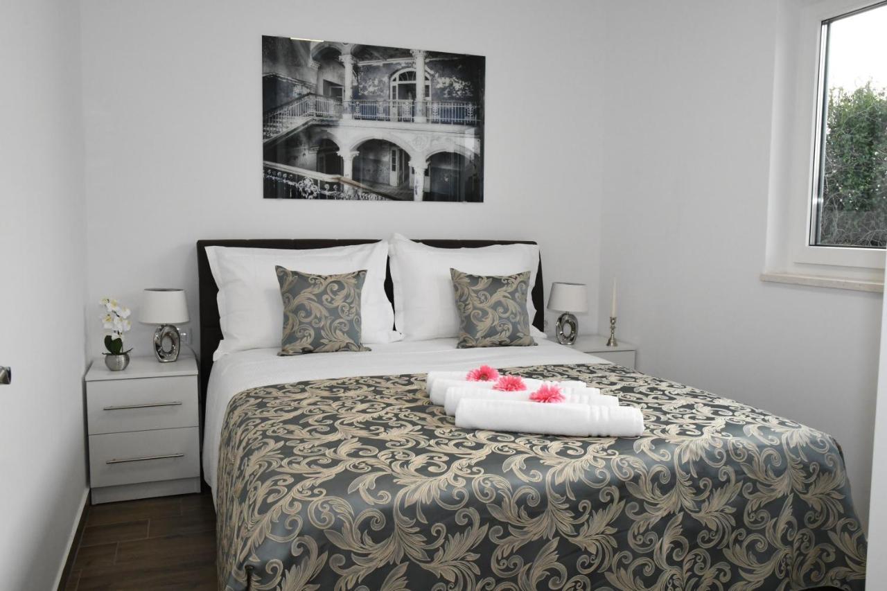 Holiday Luxury Resort Sundance Trogir Eksteriør billede